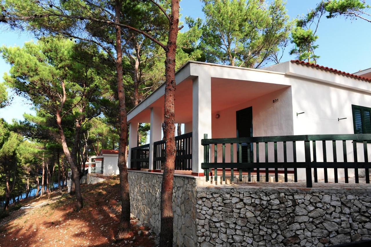 Gattarella Family Resort - Self Catering Accommodations In The Pinewood Βιέστε Εξωτερικό φωτογραφία